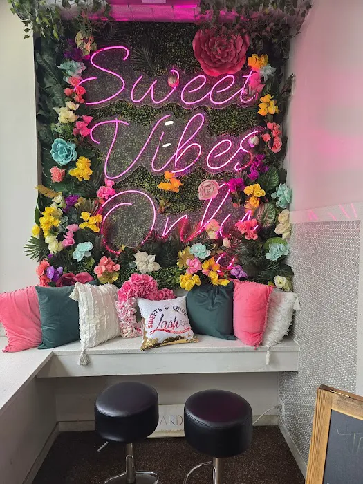 Sweet & Tings Lash Ice cream Juice Bar Picture 4
