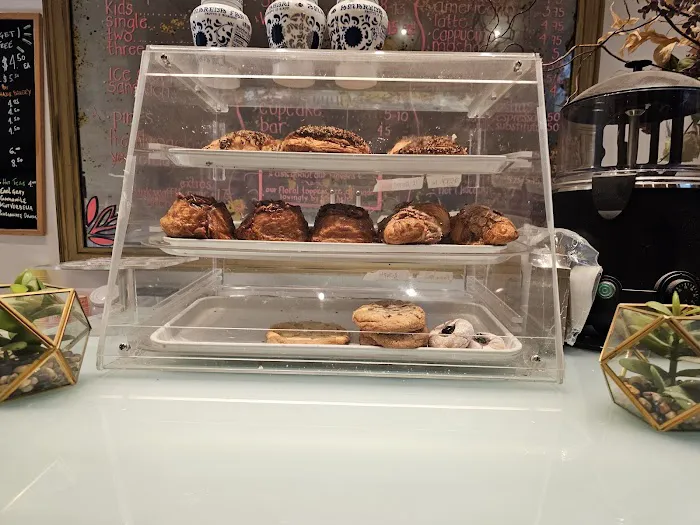 Avrilililly's Creamery LLC Picture 9