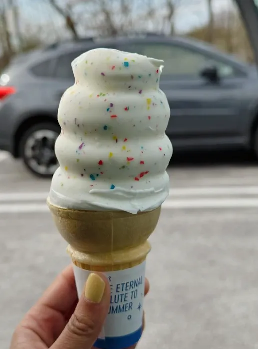Dairy Queen (Treat Only) Picture 10