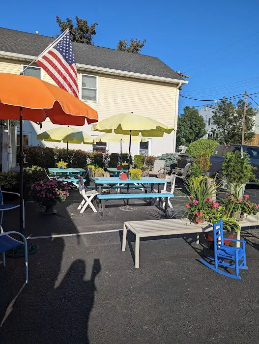Hinlickity’s Ice Cream Parlor Picture 9