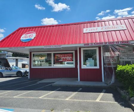 Fast Eddie's Restaurant, Ice Cream Shop, and Bakery