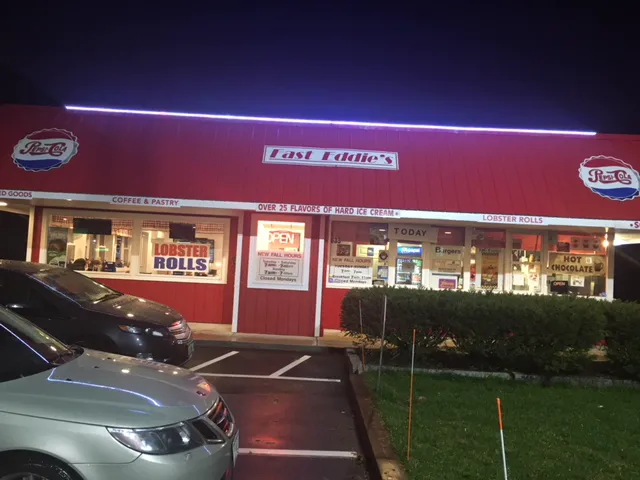 Fast Eddie's Restaurant, Ice Cream Shop, and Bakery Picture 7
