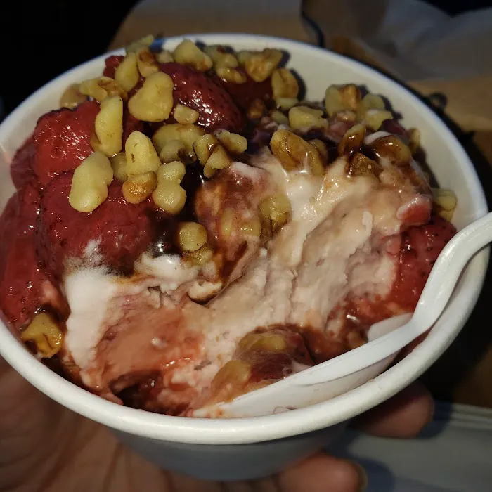 Sheldon's Ice Cream Picture 7