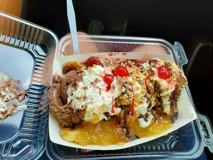 Golly G's Ice Cream Picture 5