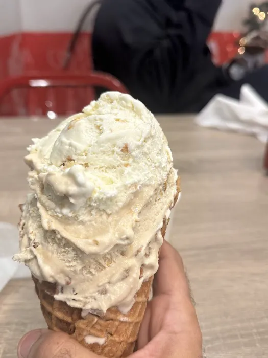 Golly G's Ice Cream Picture 7