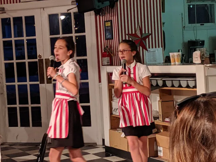 The Show Place Ice Cream Parlour Picture 1