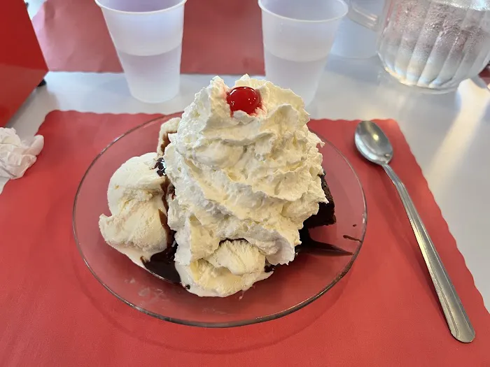 The Show Place Ice Cream Parlour Picture 5