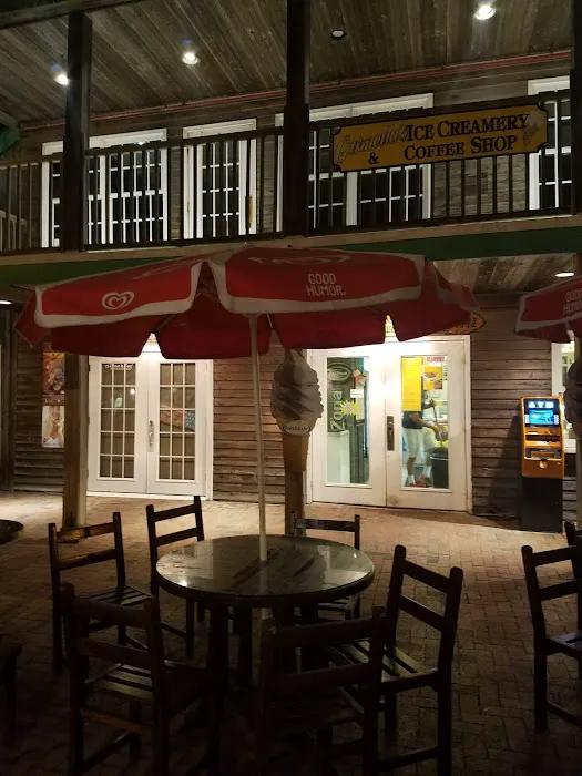 Carmella's Ice Creamery and coffee shop Picture 3