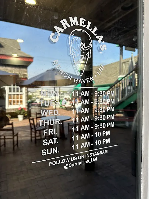 Carmella's Ice Creamery and coffee shop Picture 2