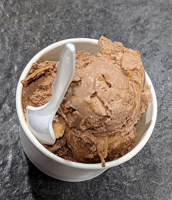 Carmella's Ice Creamery and coffee shop Picture 1