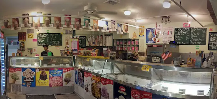Carmella's Ice Creamery and coffee shop Picture 7