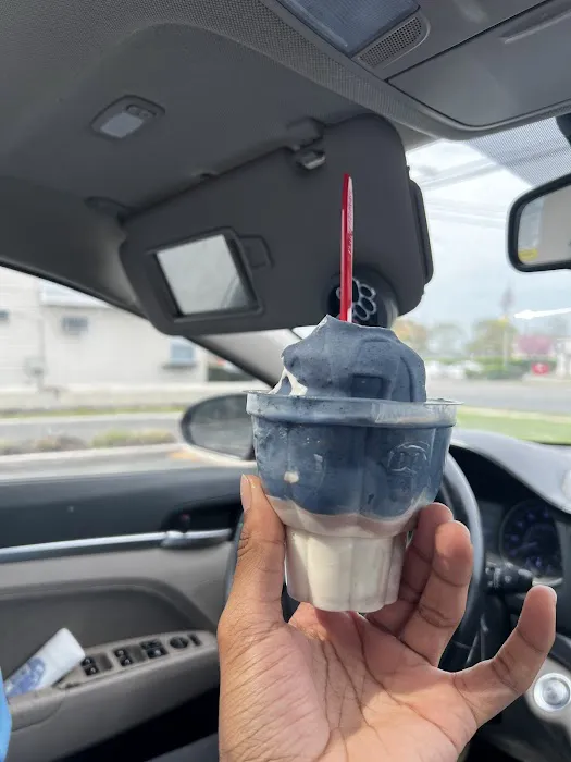 Dairy Queen (Treat) Picture 3
