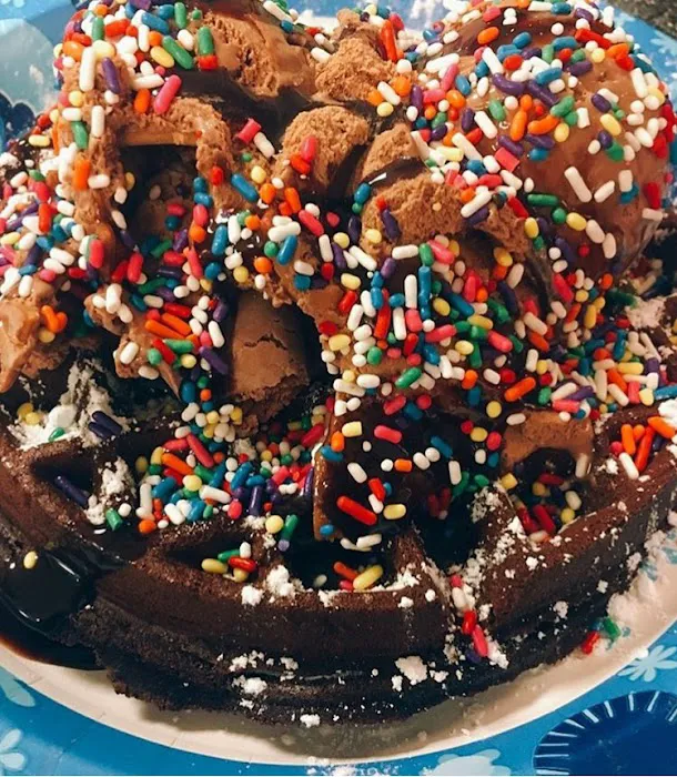 Cool Scoops Ice Cream Parlor Picture 10