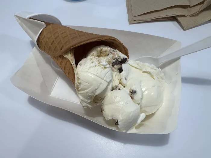 Island Creamery Picture 2