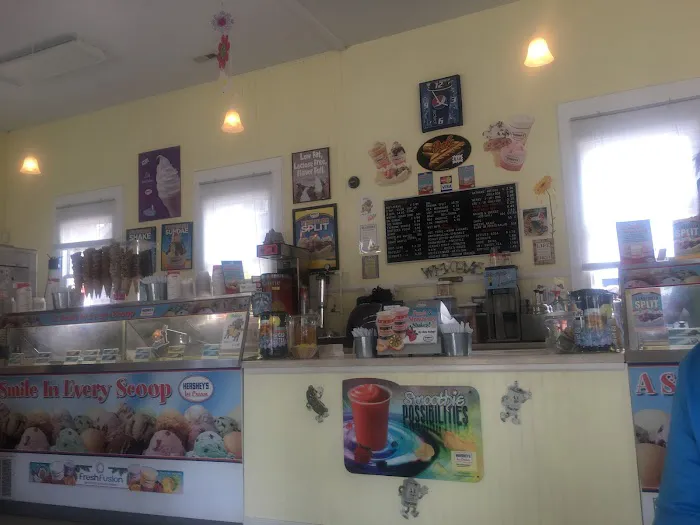 Scoops Ice Cream Shop Picture 3