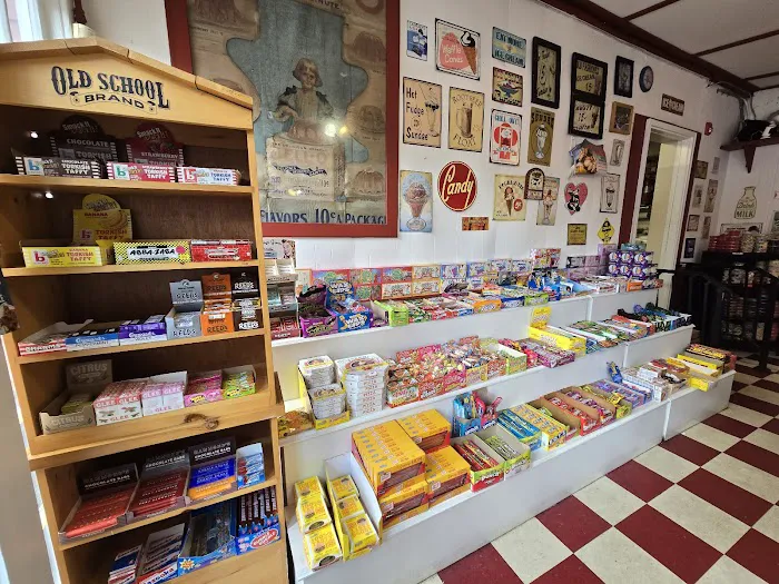 Clevelands' Country Store Picture 5