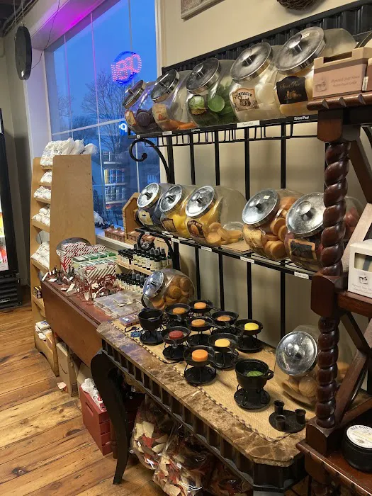Clevelands' Country Store Picture 9