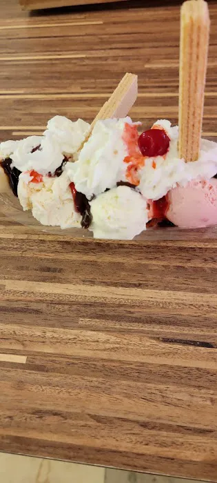 Praline's Ice Cream Picture 4