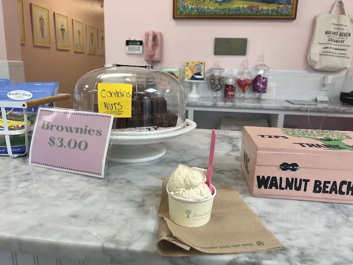 Walnut Beach Creamery Picture 8