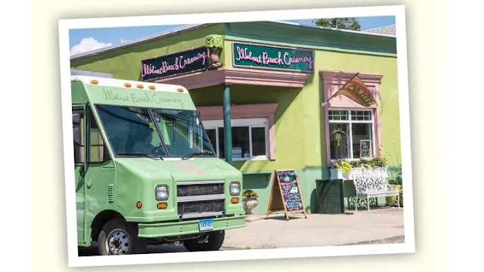Walnut Beach Creamery Picture 2