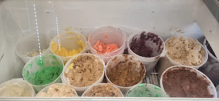 Sweet Claude's Ice Cream Picture 4