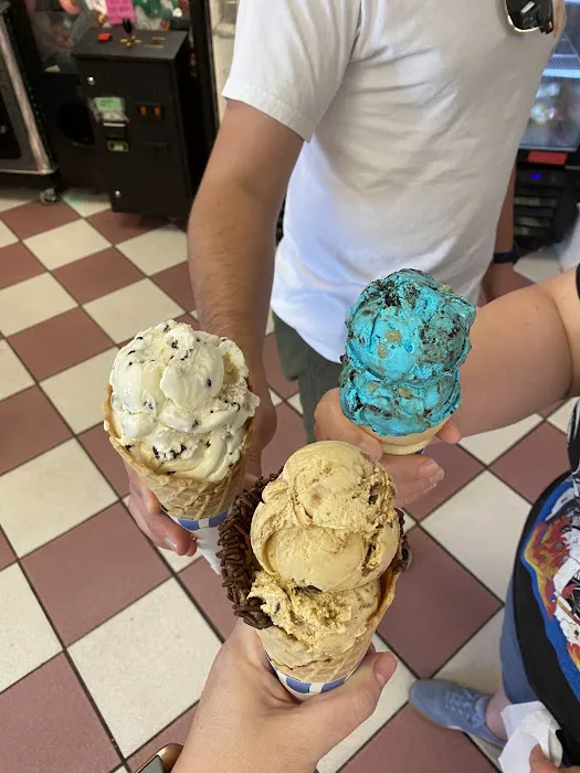 Pat's Main Street Ice Cream Picture 5