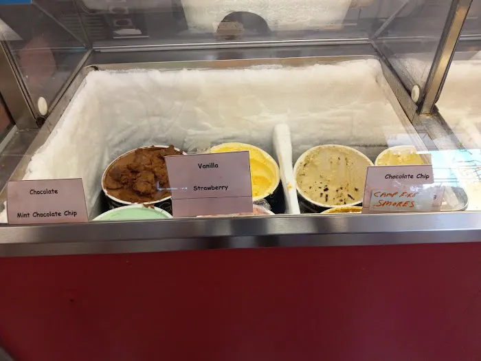Pat's Main Street Ice Cream Picture 3
