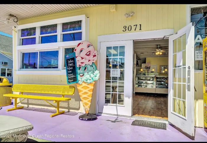 Summer Sweets Ice Cream Shop in Lavallette, NJ Picture 2