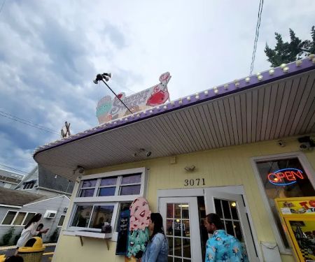 Summer Sweets Ice Cream Shop in Lavallette, NJ