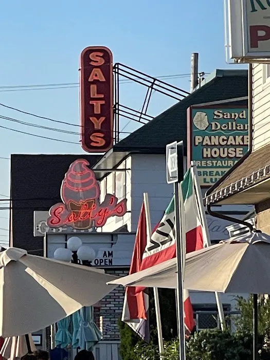 Salty’s Ice Cream Parlor Picture 2