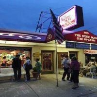 The Music Man Singing Ice Cream Shoppe ico