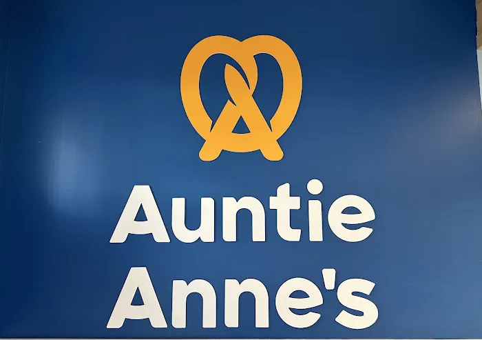 Auntie Anne's/Carvel Express Picture 6