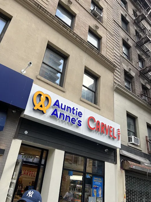 Auntie Anne's/Carvel Express Picture 10