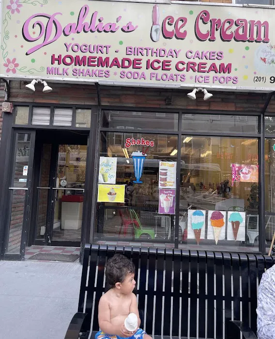 Dahlia's Ice Cream Spot Picture 2
