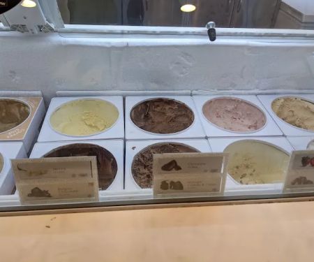 Haagen-Dazs Shop