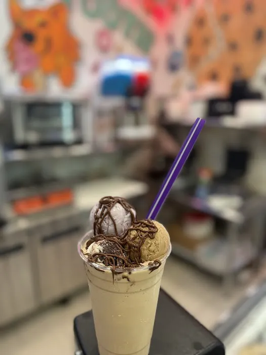 SWEET TOOTH (ICE-CREAM & JUICE BAR) Picture 1