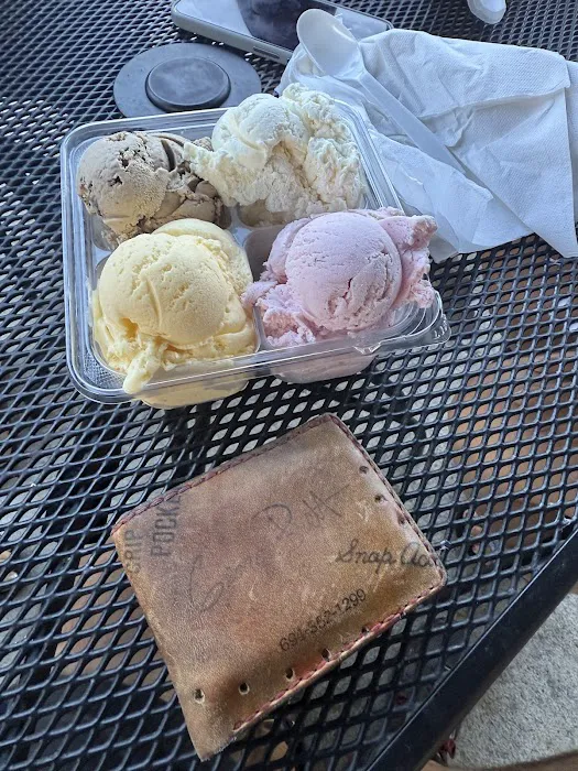 Golly G's Ice Cream - Greenbrier Picture 5