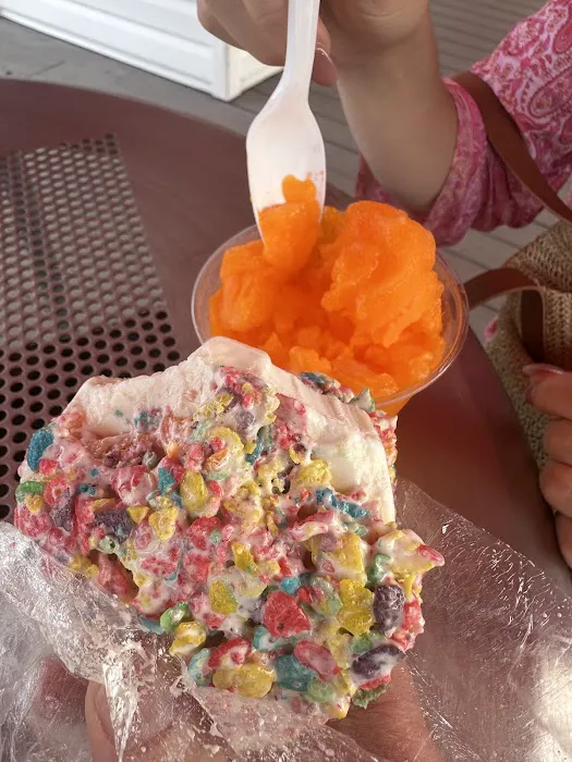 Milky Way Ice Cream & Mini Golf Picture 10