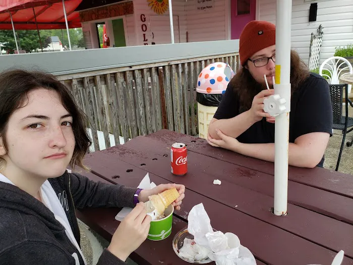 Milky Way Ice Cream & Mini Golf Picture 3