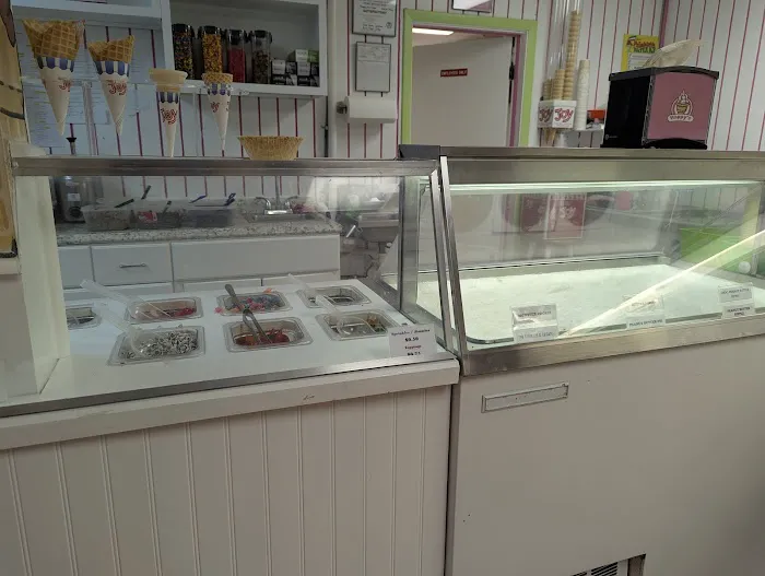 Happy's Ice Cream Picture 5