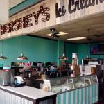 Hershey's Ice Cream, Creperie & Caffe