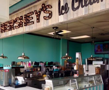 Hershey's Ice Cream, Creperie & Caffe