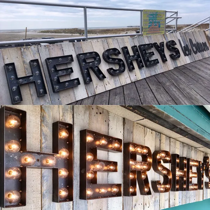 Hershey's Ice Cream, Creperie & Caffe Picture 9