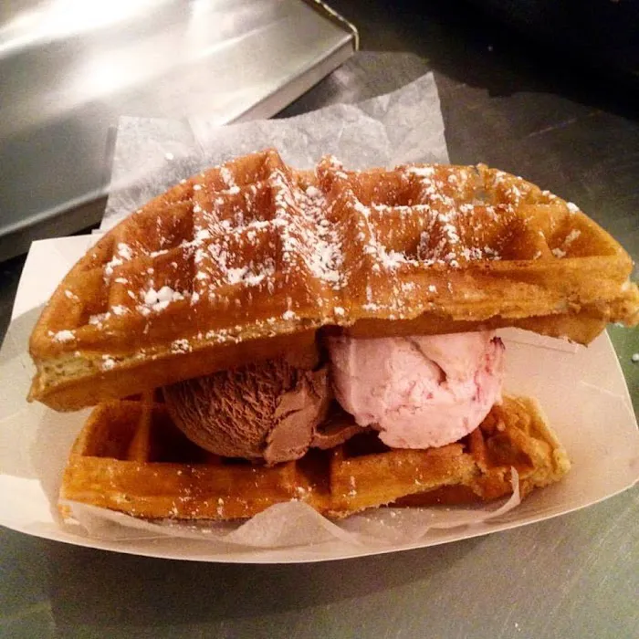 Hershey's Ice Cream, Creperie & Caffe Picture 5