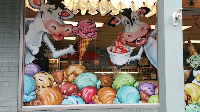 Dunphy's Ice Cream Store Picture 10