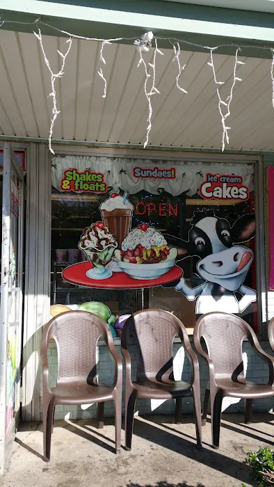 Dunphy's Ice Cream Store Picture 9