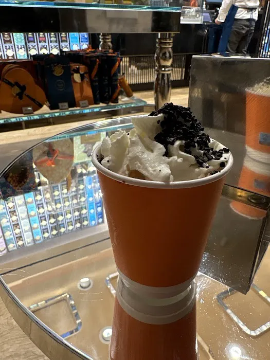 Venchi Chocolate and Gelato Columbus Av Picture 3
