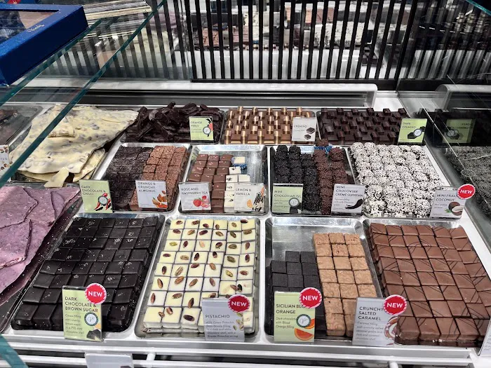 Venchi Chocolate and Gelato Columbus Av Picture 7