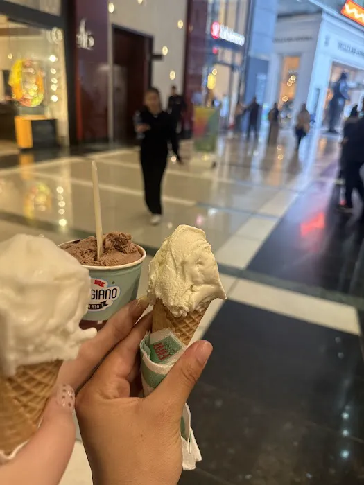 L'Artigiano Gelato Picture 3