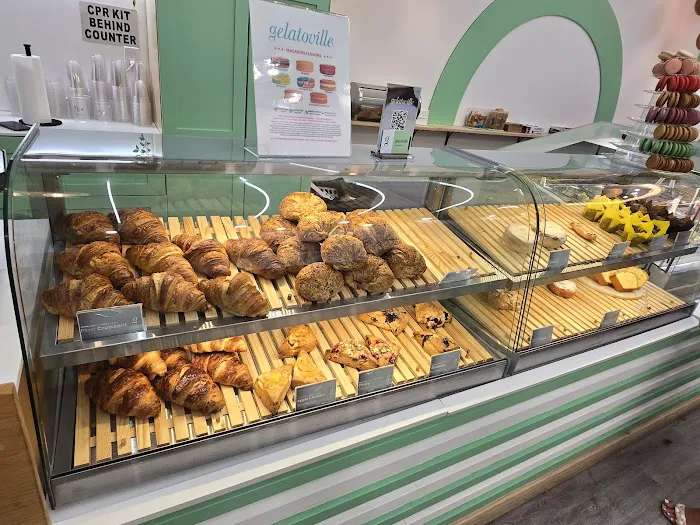 Gelatoville Gelateria Coffee & bakery Picture 4